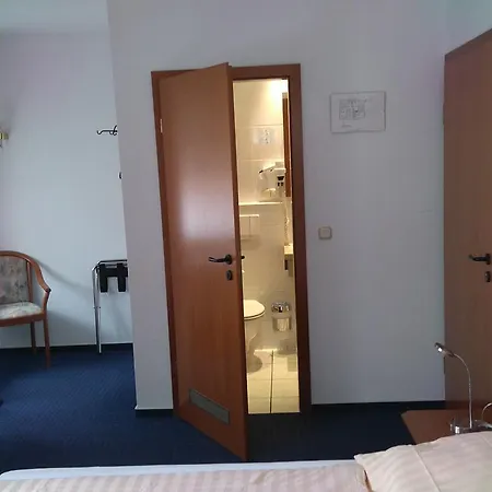فندق Loewensteiner Hof Haus Am Neuplatz فيرتهايم